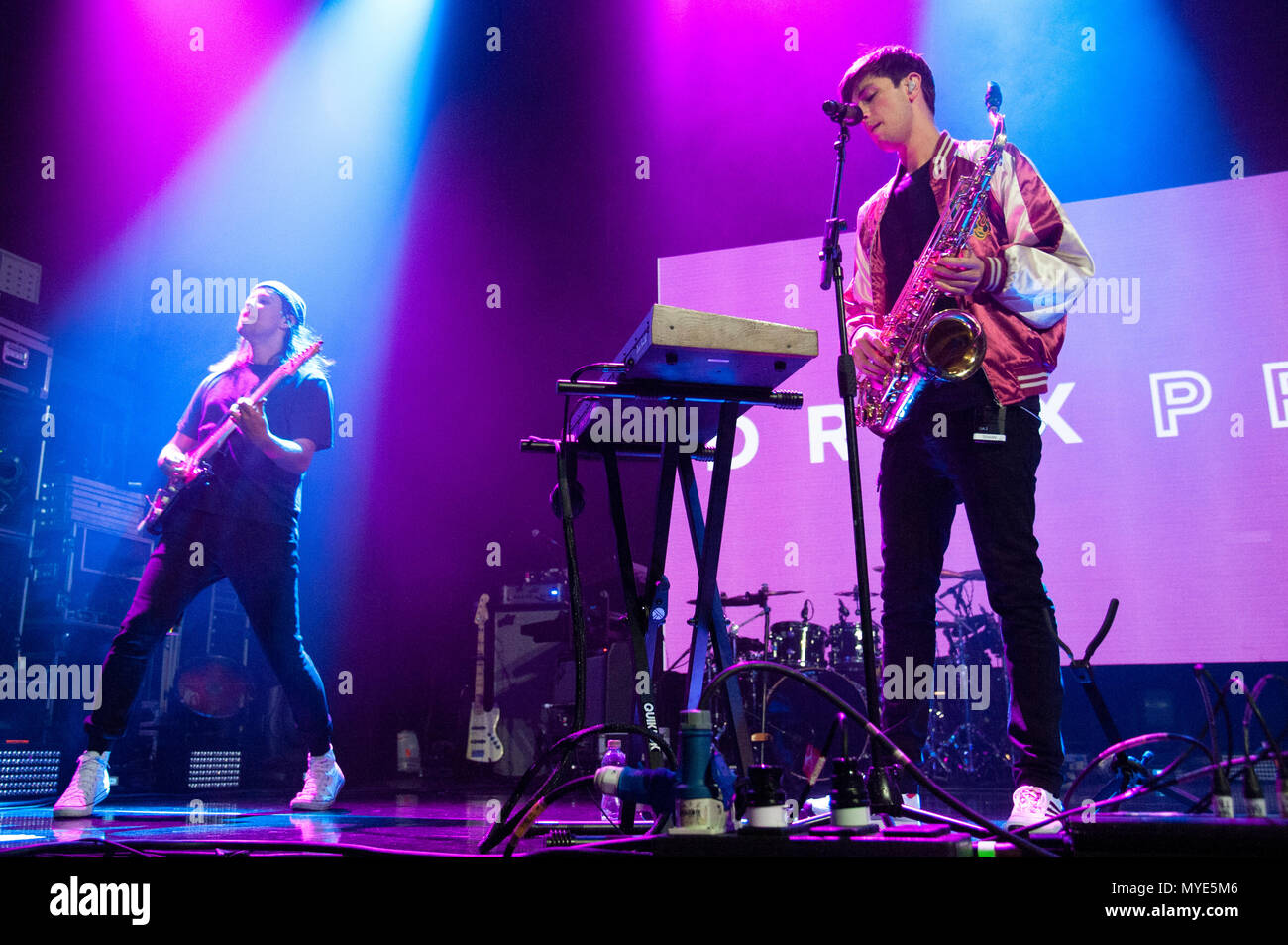 Drax Project, un groupe de quatre pièces de Nouvelle-Zélande, a réchauffé la foule comme acte de soutien pour les dates britanniques de Camila Cabello lors de son jamais être le même Tour, O2 Academy Birmingham, Royaume-Uni, 6 juin 2018.Drax Project a déjà soutenu Lorde et Ed Sheeran en tournée en Nouvelle-Zélande.Leur unique woke Up tard a gagné la popularité confortable sur Spotify en 2017.Crédit : Antony Nettle/Alamy Live News Banque D'Images