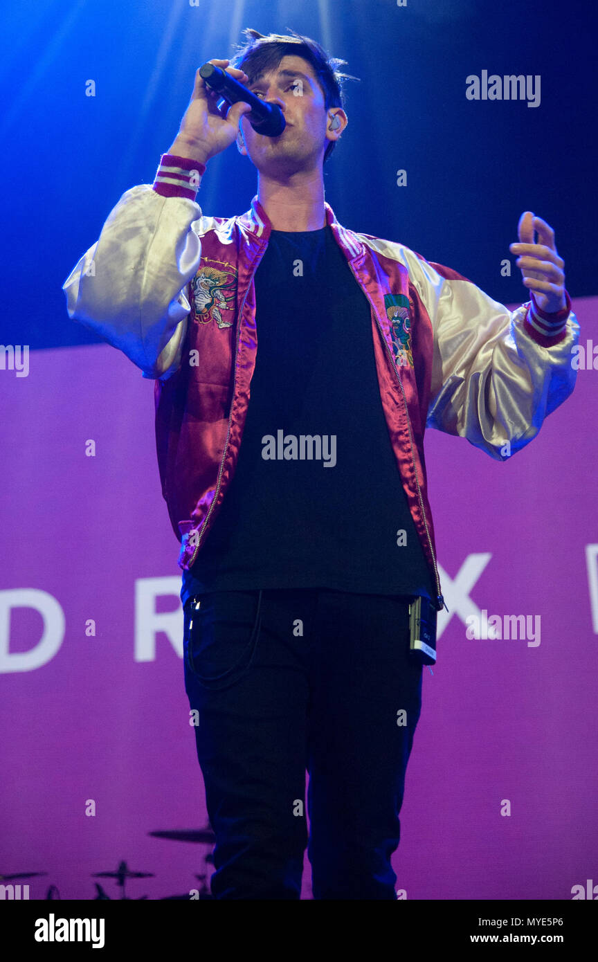 Drax , un groupe de quatre musiciens de Nouvelle-Zélande, réchauffer la foule en première partie de Camila Cabello dates au Royaume-Uni sur son plus jamais la même tournée, 02 Academy Birmingham, Royaume-Uni, le 6 juin 2018. Drax Projet ont déjà pris en charge les deux Lorde et Ed Sheeran en tournée en Nouvelle-Zélande. Leur seul réveillé tard acquise conisderable popularité sur Spotify en 2017. Crédit : Antony l'ortie/Alamy Live News Banque D'Images
