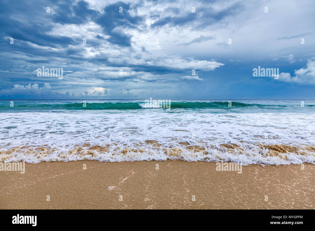 Karon Beach sur l'île de Phuket en Thailande Banque D'Images