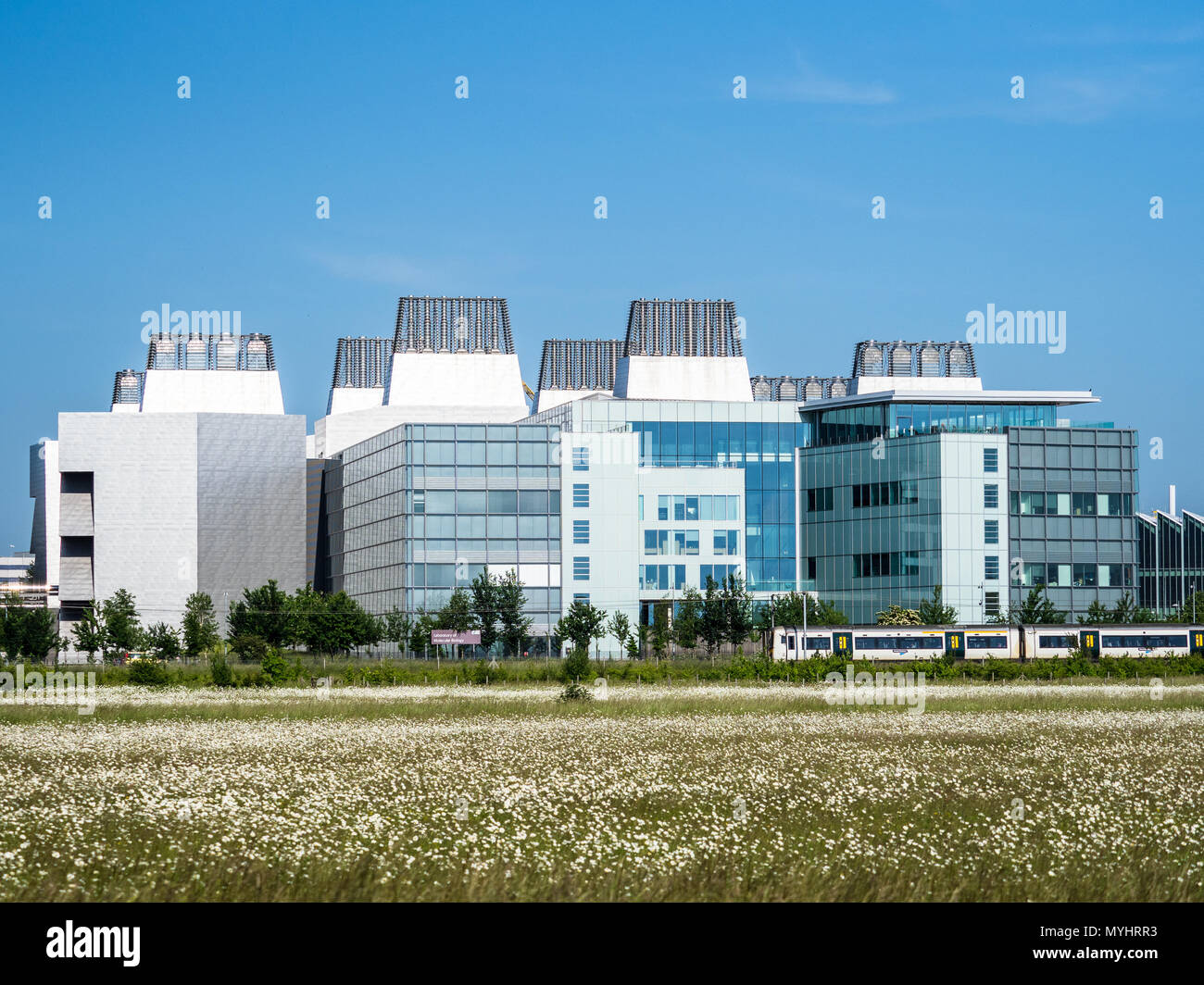 Cambridge Biomédical - Laboratoire de Biologie moléculaire du CRM sur le Campus biomédical de Cambridge, Cambridge, UK Addenbrookes ouvert 2013 Architectes RMJM Banque D'Images