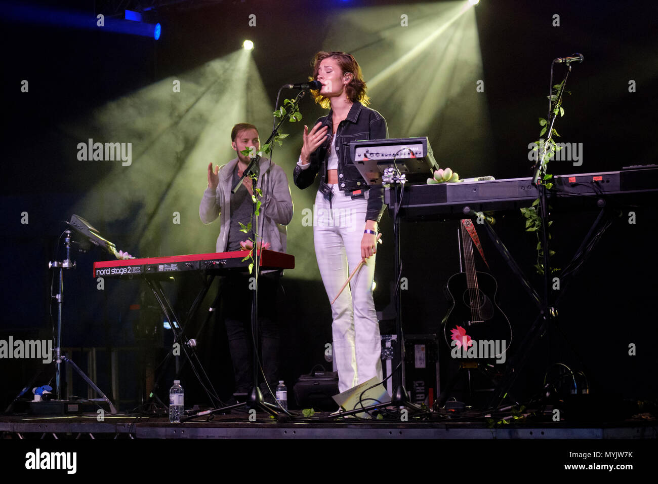 Nina Nesbitt se produiront au Festival Wychwood, Cheltenham, UK. 1 juin 2018 Banque D'Images