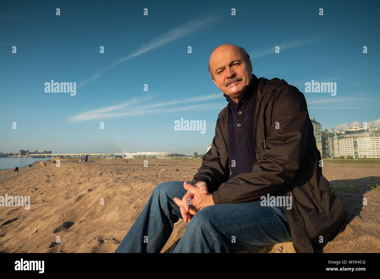 Portrait of a senior man outdoors Banque D'Images