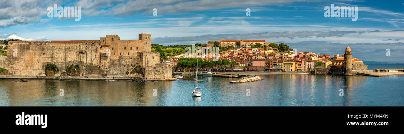 Vue panoramique, Collioure, Pyrénées-Orientales, France Banque D'Images