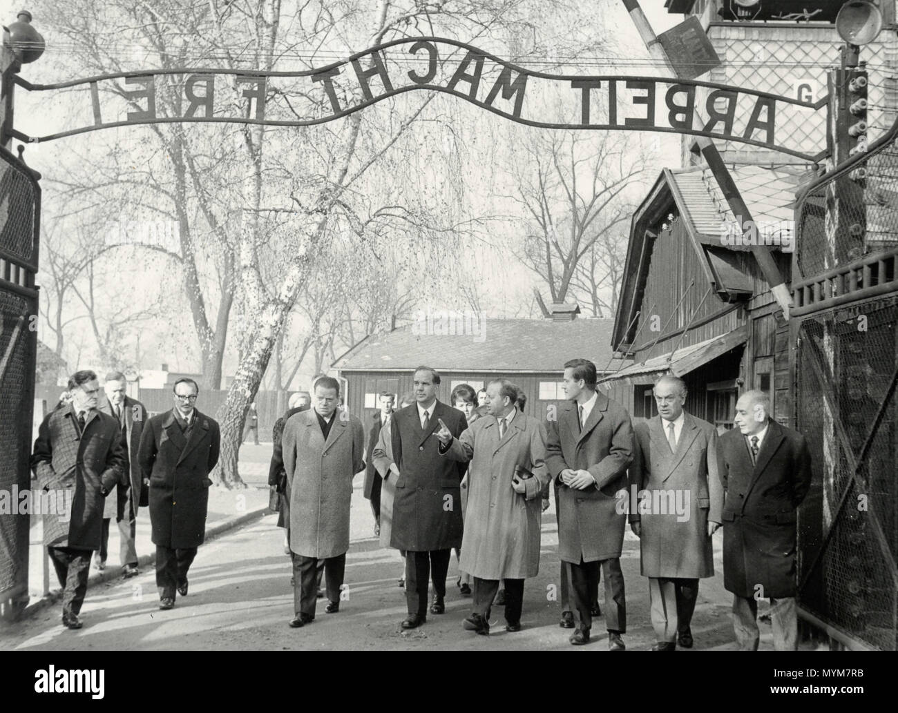 Les politiciens se rendant sur les camps de concentration APRÈS LA SECONDE GUERRE MONDIALE, Auschwitz, Pologne 1940 Banque D'Images