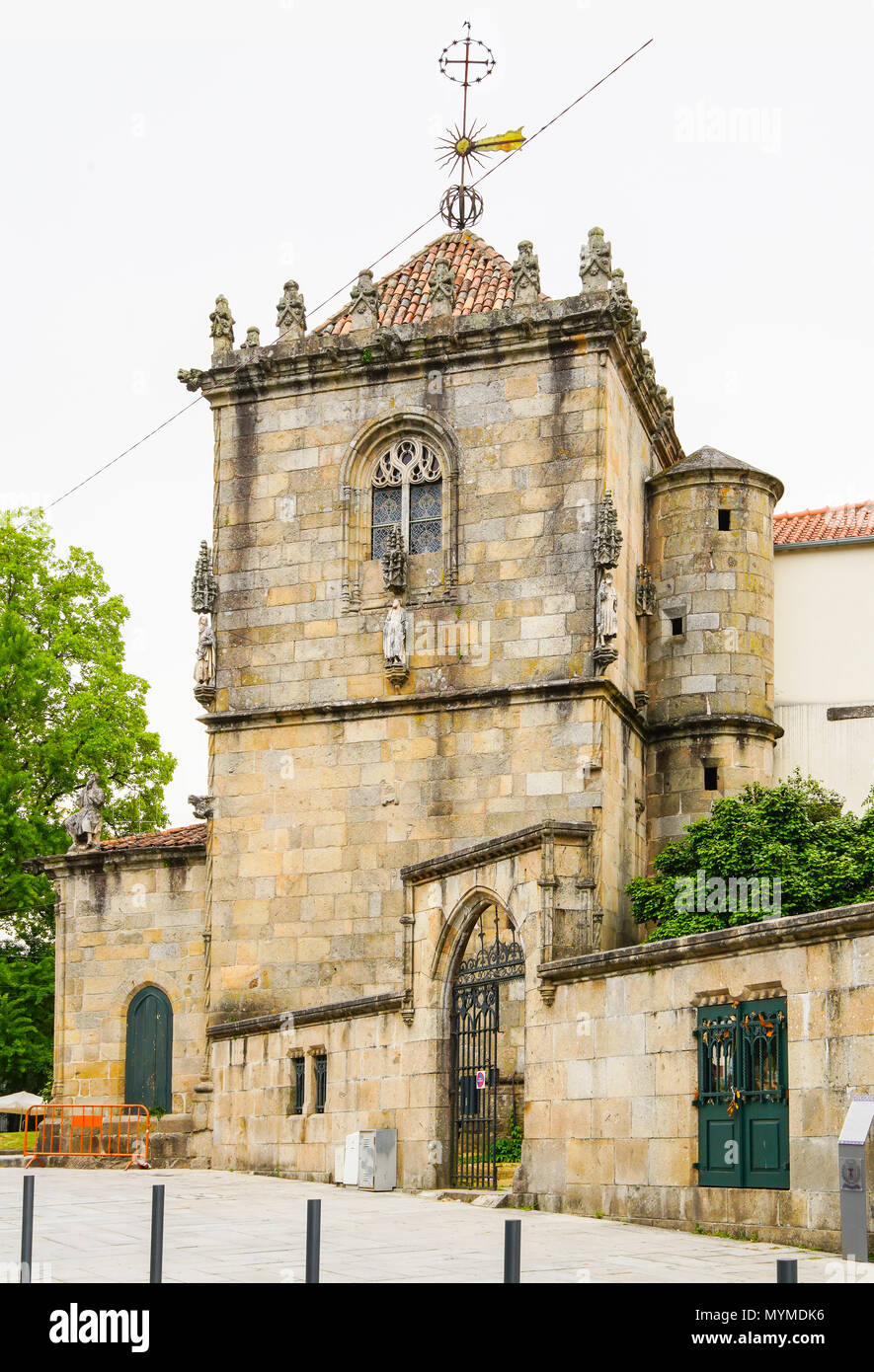 L'église de Sao Joao do Souto (à gauche) et la chapelle des Coimbras (droite), Braga, Portugal Banque D'Images