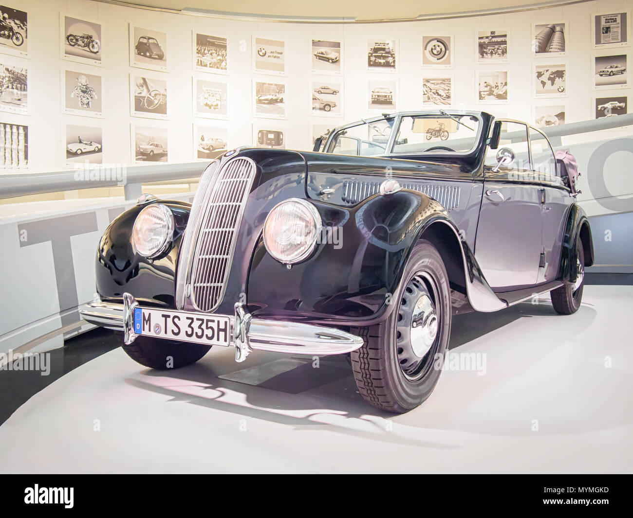 MUNICH, ALLEMAGNE LE 8 AVRIL, 2017 : 1939 BMW 335 dans le musée BMW. Banque D'Images