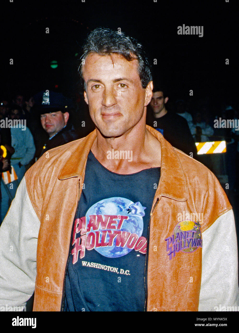 Washington, DC., USA, le 3 octobre 1993, Sylvester Stallone assiste à l'inauguration de la Planet Hollywood night club Crédit : Mark Reinstein/MediaPunch Banque D'Images