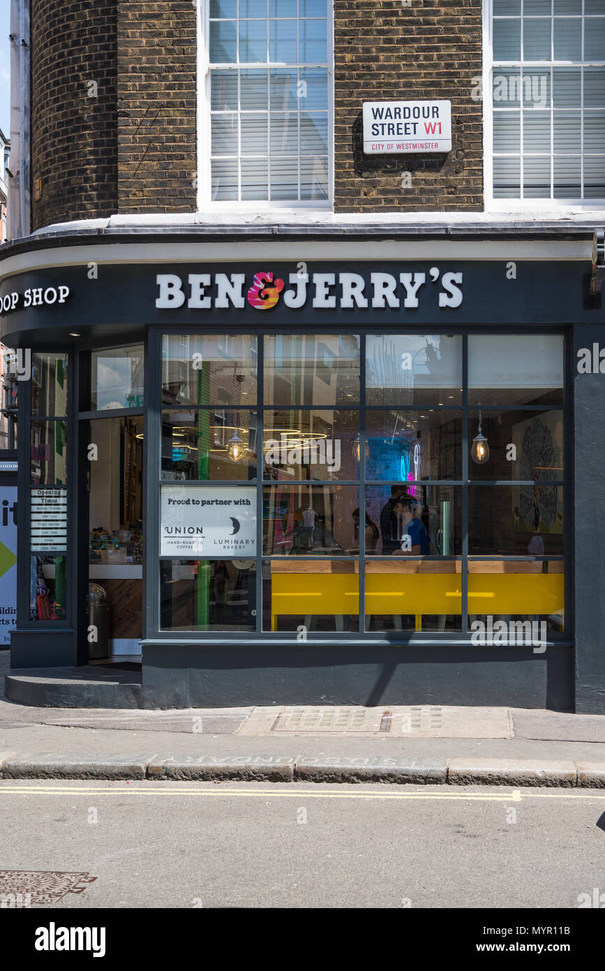 Ben et Jerry's ice cream parlour dans Wardour Street, Soho, London, England, UK Banque D'Images