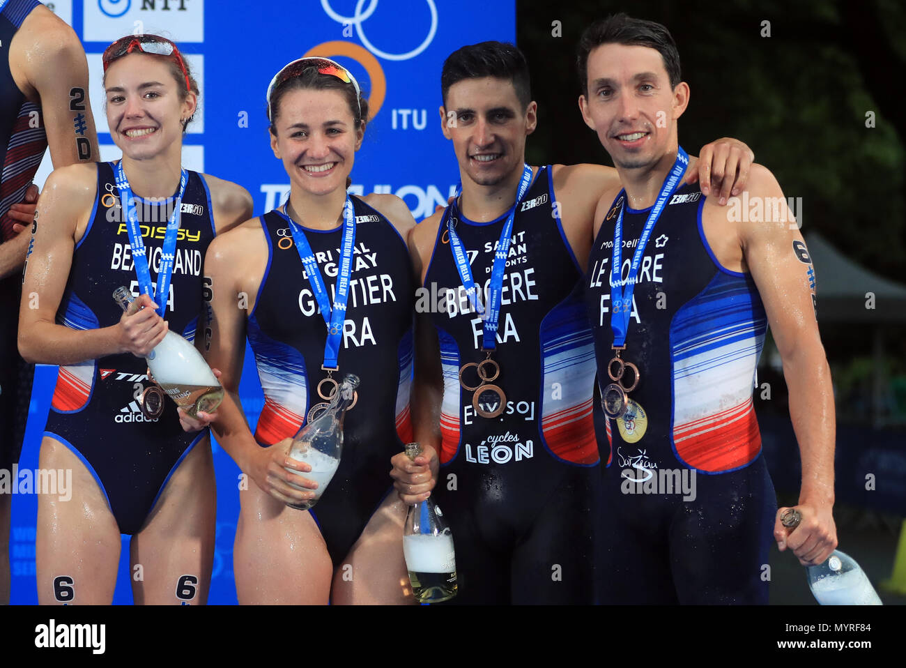 L'équipe de France (de gauche à droite) Cassandre Beaugrand, Mathilde Gautier, Léo Bergère et Pierre Le Corre après avoir terminé troisième lors de l'Accenture 2018 World Triathlon Relais mixte Cas à Nottingham. ASSOCIATION DE PRESSE Photo. Photo date : Jeudi 7 juin 2018. Voir l'histoire de Nottingham PA TRIATHLON. Crédit photo doit se lire : Simon Cooper/PA Wire Banque D'Images