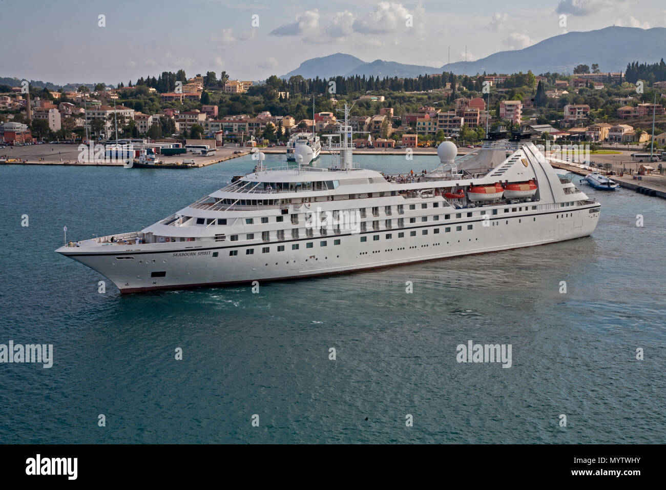 13 septembre 2014 : Corfou, Grèce : Cruise Ship Harbour en laissant l'esprit Seaborn Korfu Banque D'Images