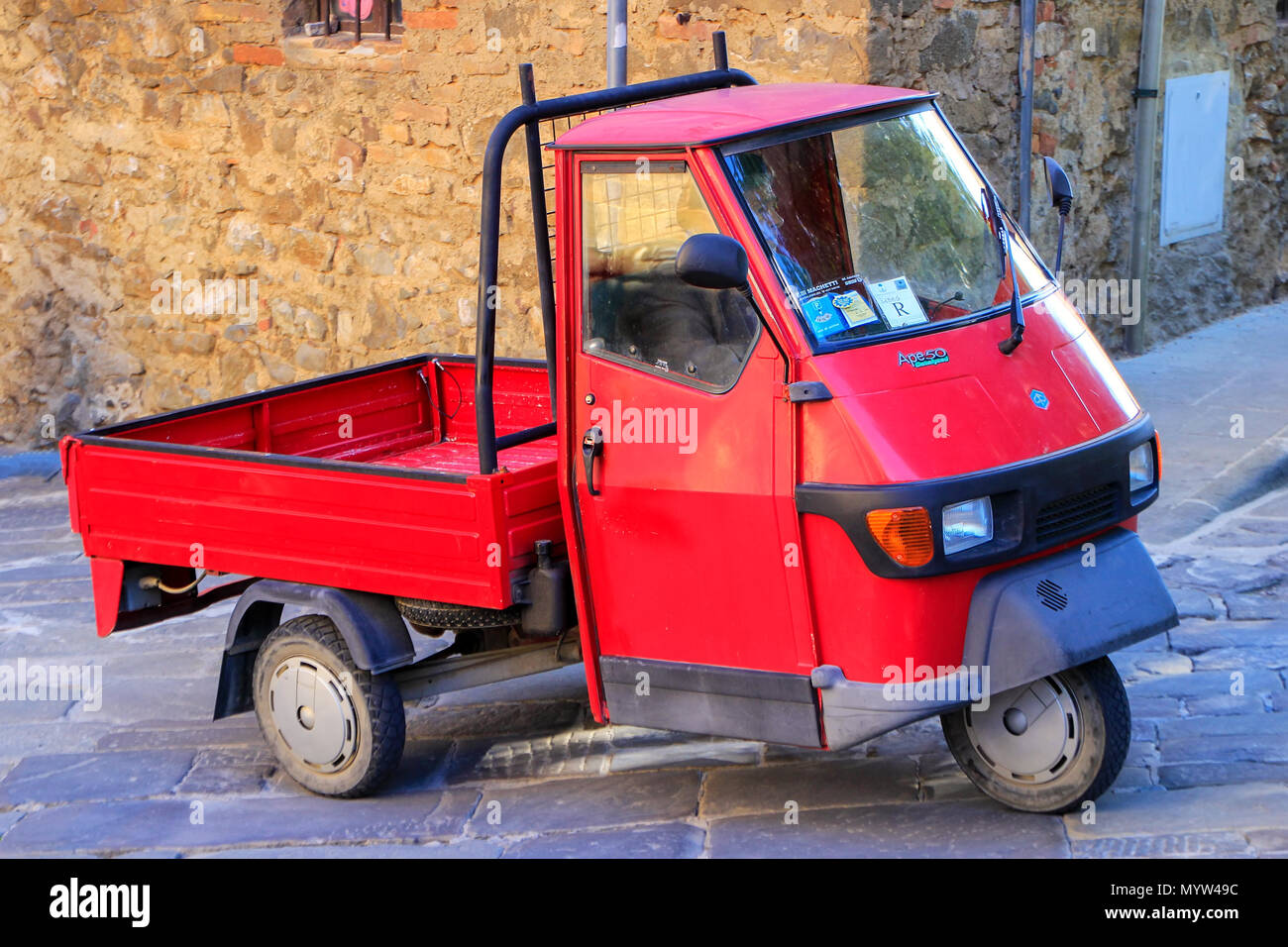 Piaggio ape 50 Banque de photographies et d'images à haute résolution -  Alamy