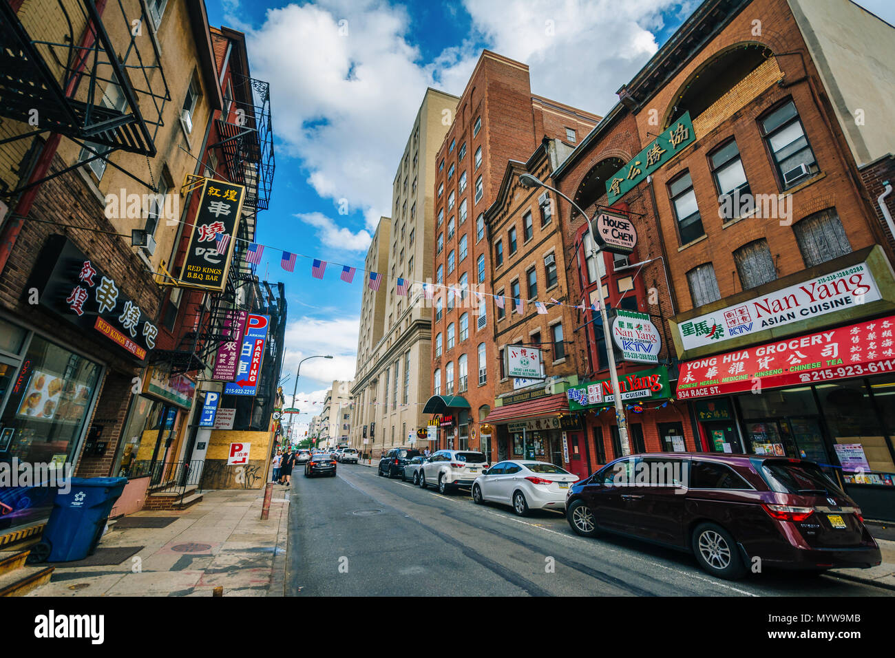 Race Street dans le quartier chinois, Philadelphie, Pennsylvanie. Banque D'Images