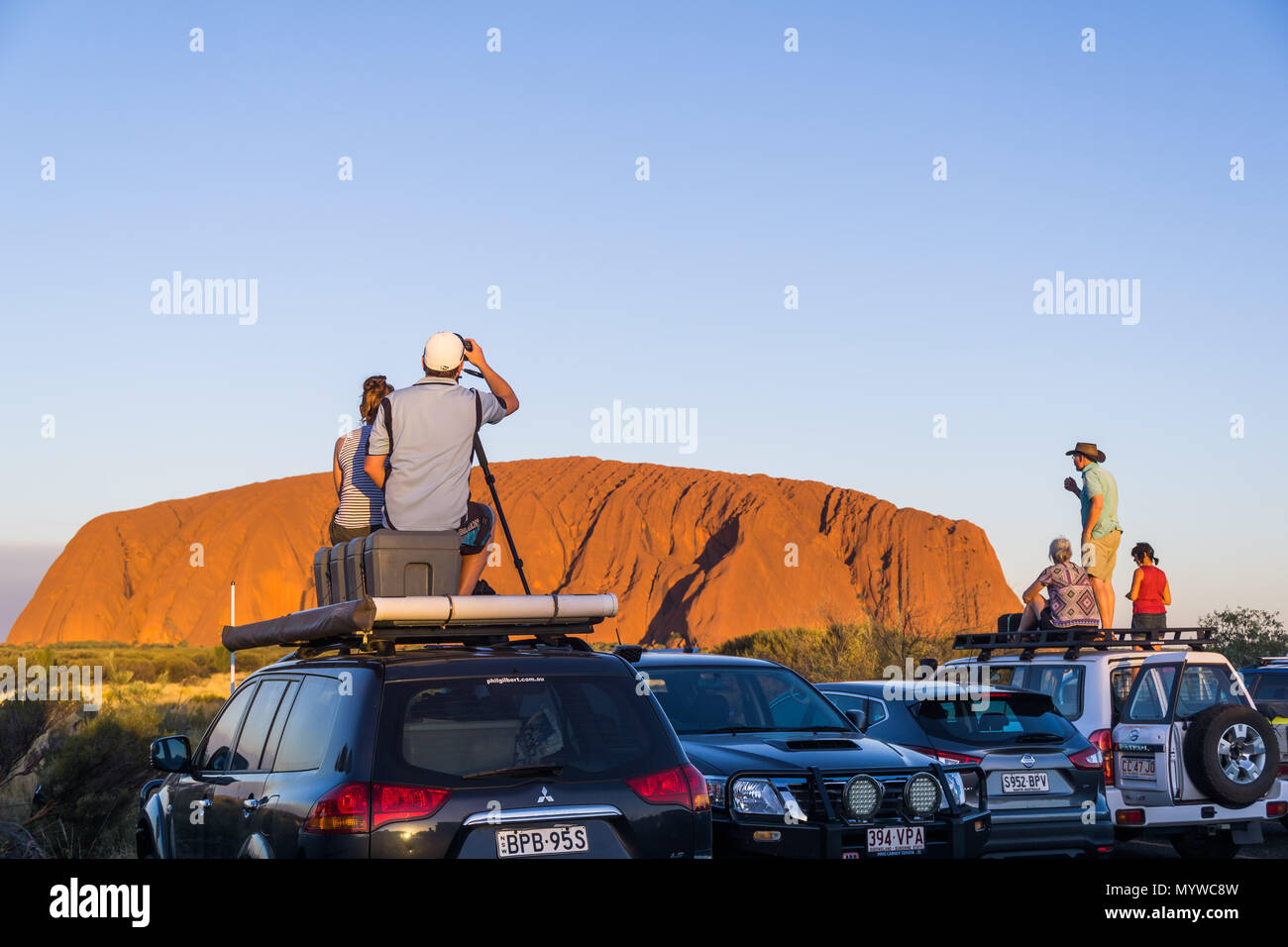 Uluru, ou d'Ayer's Rock dans l'arrière-pays australien Banque D'Images