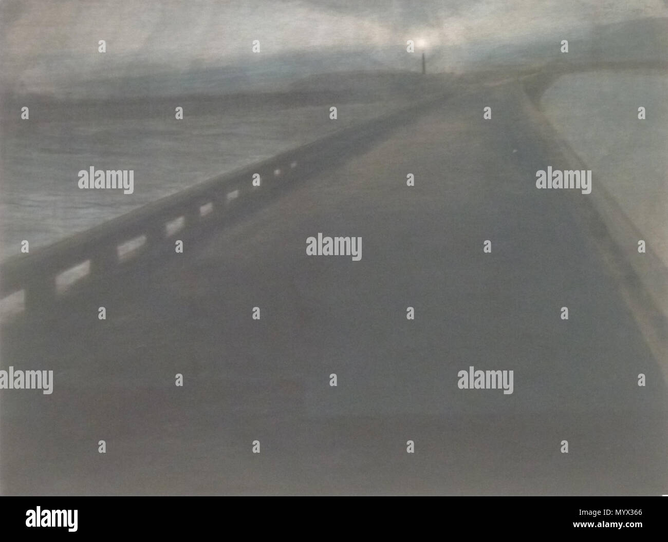 66 Léon Spilliaert (1907) - De vuurtoren gezien vanop het staketsel, nacht Banque D'Images