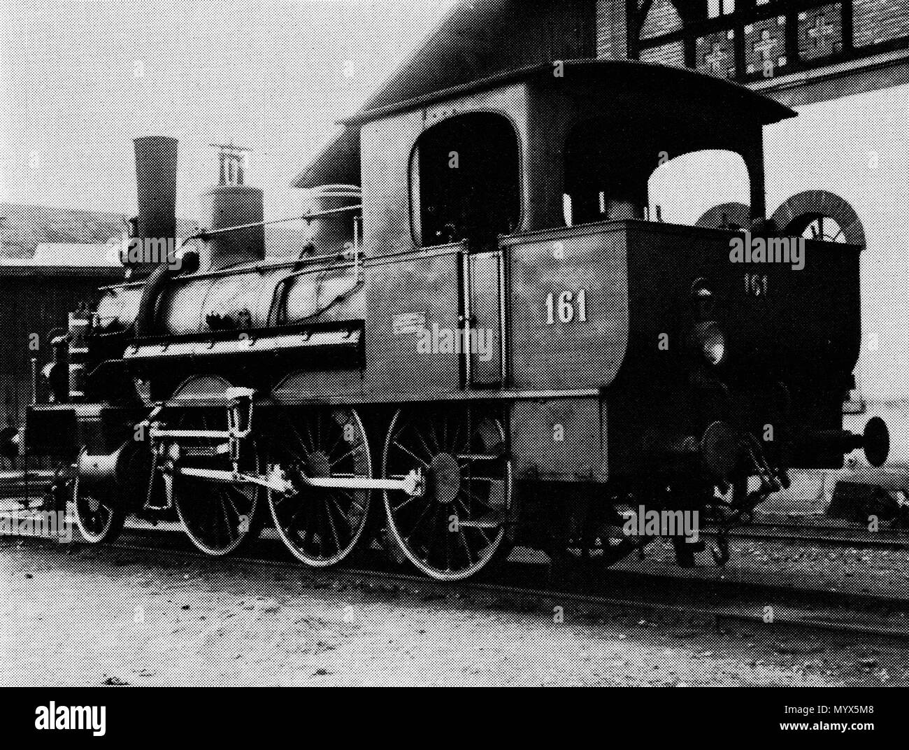. Deutsch : Lokomotive Nr. 161 (1880) 271 bis 1895 Nr. der Serie A3 (1880 bis 1887 F) der Nordostbahn, 1877 gebaut inn der Schweizerischen Lokomotiv- und dans Machinen-Fabrik Fabr-Nr (Winterthur. 117) für die Schweizerische Nationalbahn als UN Nr. 17 ; 1901 appartements Dienst gestellt und anschließend abgebrochen. . Entre 1894 et 1902. Inconnu 1 161A3NOBi Banque D'Images