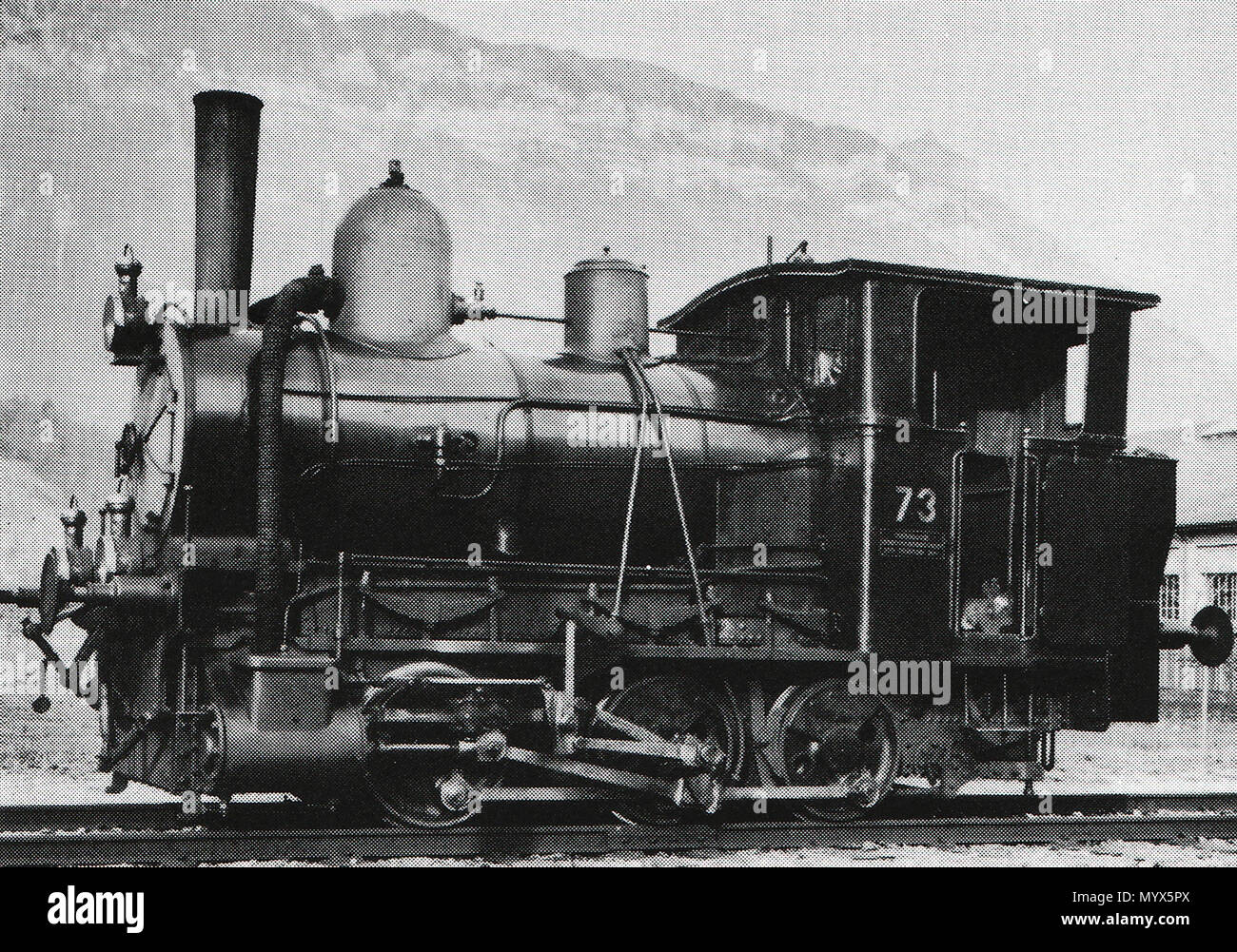 . Deutsch : Tender-Locomotive Ed 3/3 Nr. der 73-Simplon-Bahn Lötſchberg-Berne, 1874 gebaut inn der schweizerischen Machines-Fabrique zů Locomotiv- und Winterthur (Fabr.-Nr. 38) für die Arth-Rigi-Thalbahn Locomotive als n° 1 (ab 1884 ab 1887 Serie I, E3, ab 1902 ab 1893 E 3/3 ; 11), 1902 Keſſel ausgeſtattet mit neuem, 1907 als Ed 3/3 Nr. 73 von der Thunerſeebahn übernommen, 1913 an die Bern-Lötſchberg Simplon-Bahn-Gaswerck zů, 1931 ans, Baſel Eiſenwerck 1934 ans zů Gerlafingen, 1946 Umbau inn Motorlocomotive Abbruchjahr n° 4, unbekannt. . Entre 1912 et 1932. Inconnu 1 73ED33BLSi Banque D'Images