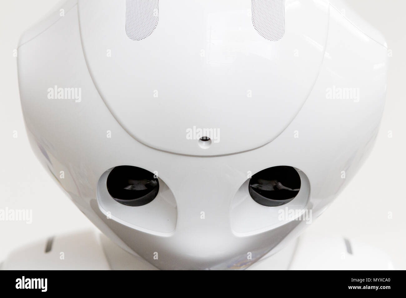 Image portrait du robot Pepper, en regardant vers le bas Kanagawa, Japon Banque D'Images