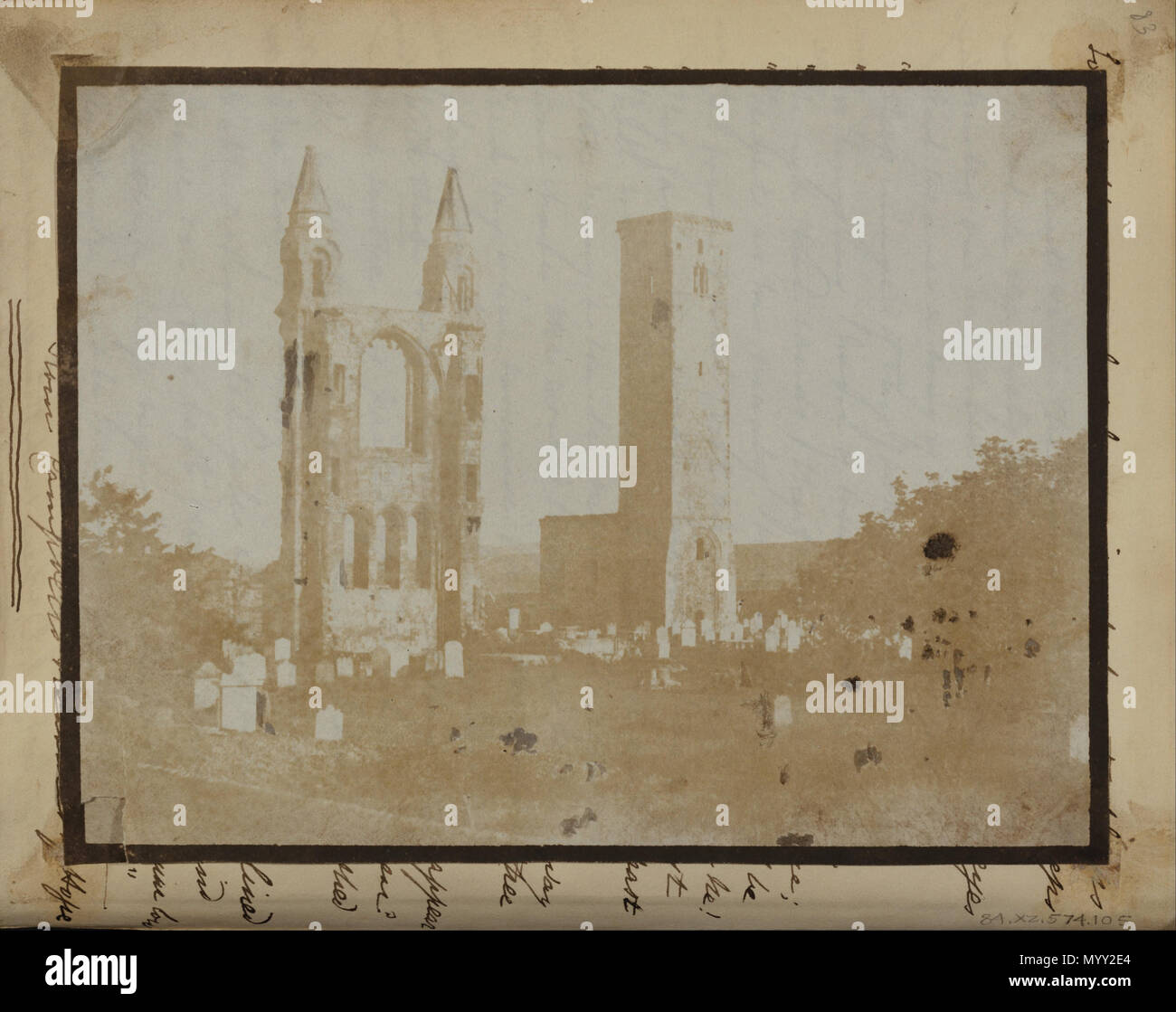 . Saint Regulus et le pignon est de Saint Andrews à partir du nord-ouest. sur 184548 Hill &AMP ; Adamson (Scottish, Actif 1843 - 1848) - Saint Regulus et le pignon est de Saint Andrews à partir du nord-ouest. - Google Art Project Banque D'Images