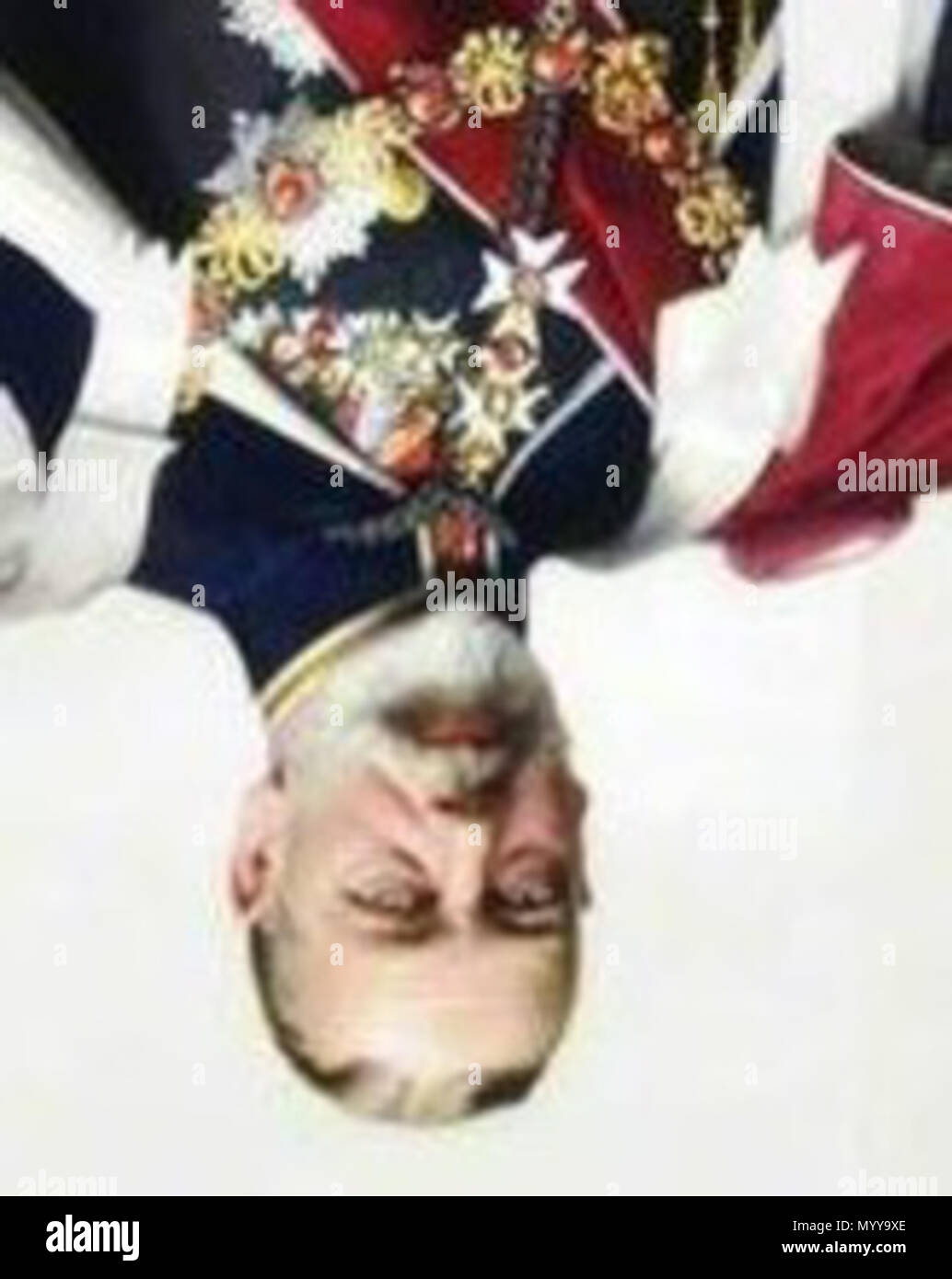 . Anglais : Le Roi George V en robes de cérémonie de l'ordre de la Jarretière, la tête en bas . 15 février 2018. John Saint-Helier Lander (1869-1944) 40 George V (à l'envers) Banque D'Images . Anglais : Le Roi George V en robes de cérémonie de l'ordre de la Jarretière, la tête en bas . 15 février 2018. John Saint-Helier Lander (1869-1944) 40 George V (à l'envers) Banque D'Images