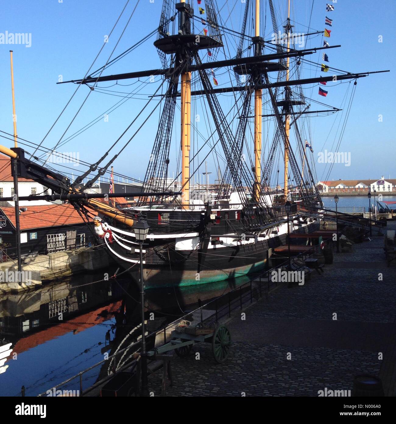 HMS Trincomalee, le bateau le plus ancien encore à flot en UK, baigne dans le soleil du printemps dans son poste d'amarrage à Hartlepool, 17mars 2016 Banque D'Images