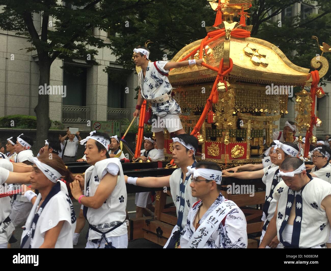1 Chome-3 Nakanoshima, Kita-ku, Ōsaka-shi, Ōsaka-fu, le Japon. Le 25 juillet, 2016. Osaka Tenjin Matsuri Festival ; 25 juillet 2016 ; séance du soir "rikutogyo» terre Crédit procession : Jonny Abbas/StockimoNews/Alamy Live News Banque D'Images