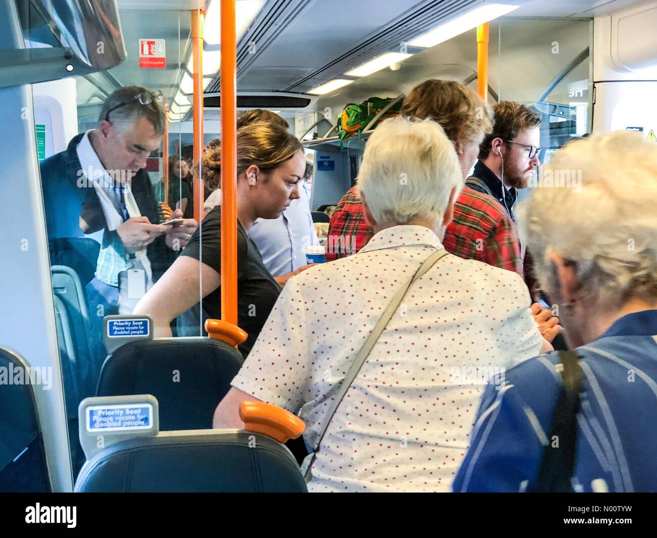 Guildford gu4UP, au Royaume-Uni. 26 juillet, 2018. SW Trains, Milford, au Royaume-Uni. D'une grève par les gardes de fer a causé des perturbations sur la ligne d'Portsmouth-Waterloo aujourd'hui. Les navetteurs sur South West Trains en retard. /StockimoNews jamesjagger : Crédit/Alamy Live News Banque D'Images