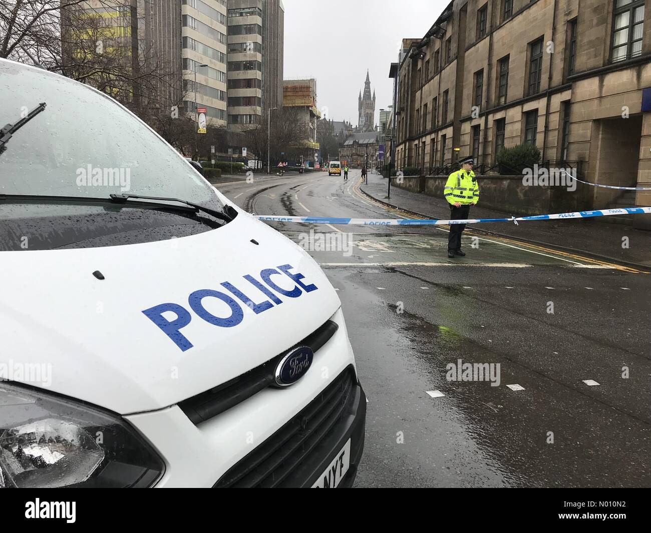 Glasgow, Royaume-Uni. 6 mars, 2019. Avenue de l'université fermée par la police répond à l'incident en cours. Les rapports non confirmés d'étudiants universitaires dire méfiant article trouvé dans l'Université de Glasgow salle de courrier/StockimoNews highbrow : Crédit/Alamy Live News Banque D'Images