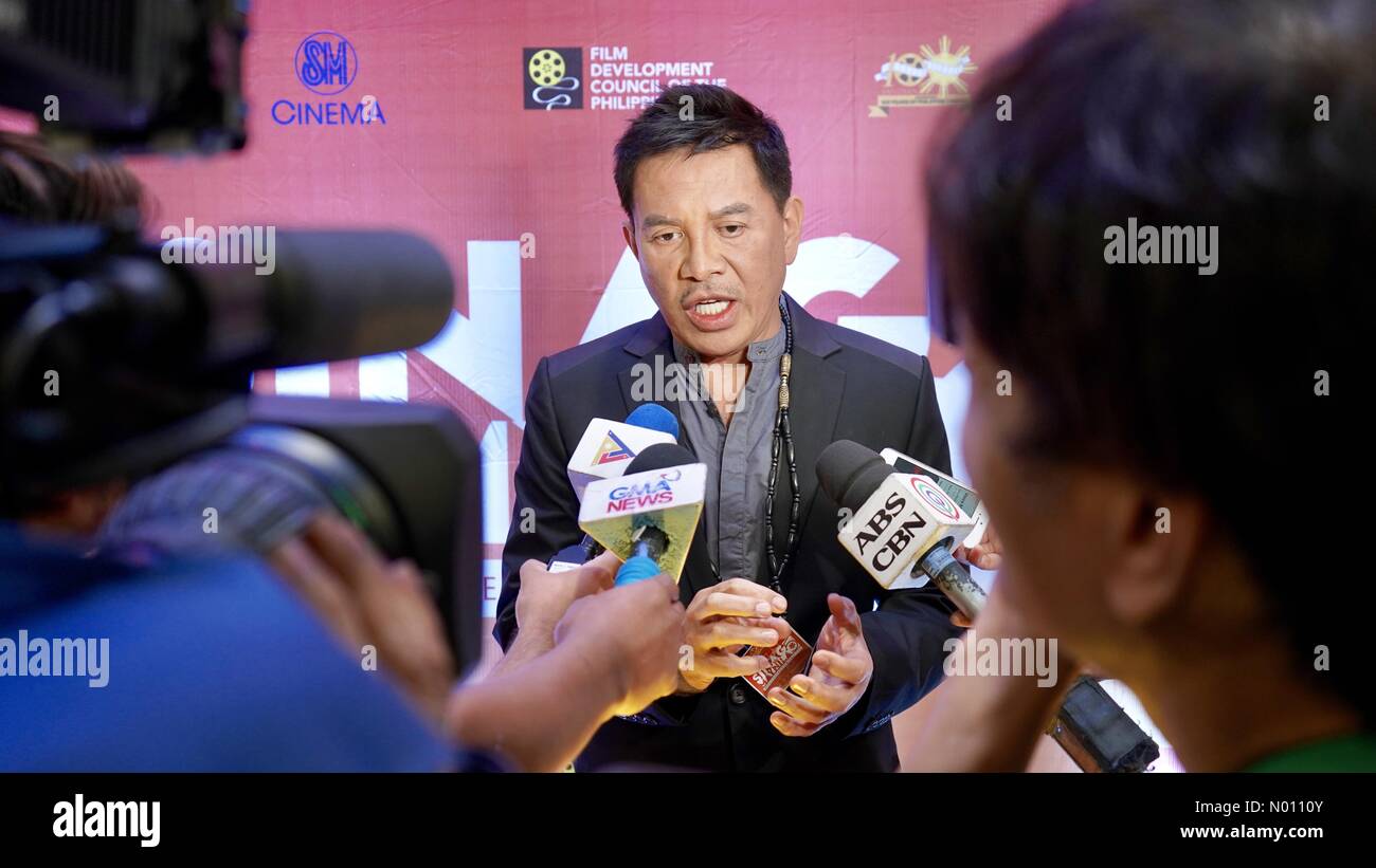 Pelikulang, Philippines. 3ème apr 2019. Réalisateur primé, Brillante Mendoza lors de l'ouverture de la 5e Sinag Maynila Independent Film Festival. Sherbien Dacalanio : Crédit/StockimoNews/Alamy Live News Banque D'Images