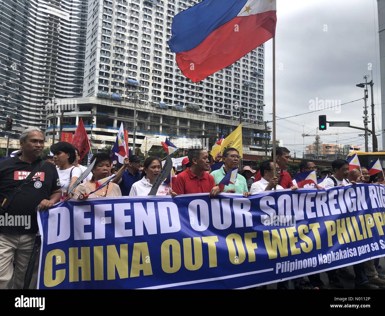 Makati, Philippines. 9Th avr 2019. Des groupes militants ont protesté devant l'ambassade de Chine dans la ville de Makati. Sherbien Dacalanio : Crédit/StockimoNews/Alamy Live News Banque D'Images