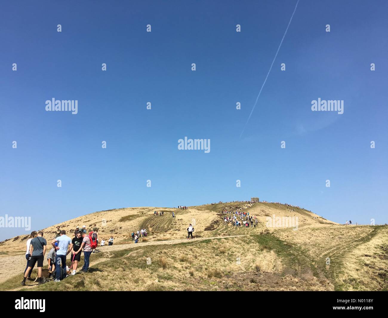Chorley, Lancashire, Royaume-Uni. 19 avril, 2019. UK Météo : ensoleillé et chaud dans Chorley. Une belle journée ensoleillée pour la traditionnelle marche du pardon jusqu'Rivington Pike dans Chorley, Lancashire. Credit : Lancashire Images/StockimoNews/Alamy Live News Banque D'Images Chorley, Lancashire, Royaume-Uni. 19 avril, 2019. UK Météo : ensoleillé et chaud dans Chorley. Une belle journée ensoleillée pour la traditionnelle marche du pardon jusqu'Rivington Pike dans Chorley, Lancashire. Credit : Lancashire Images/StockimoNews/Alamy Live News Banque D'Images