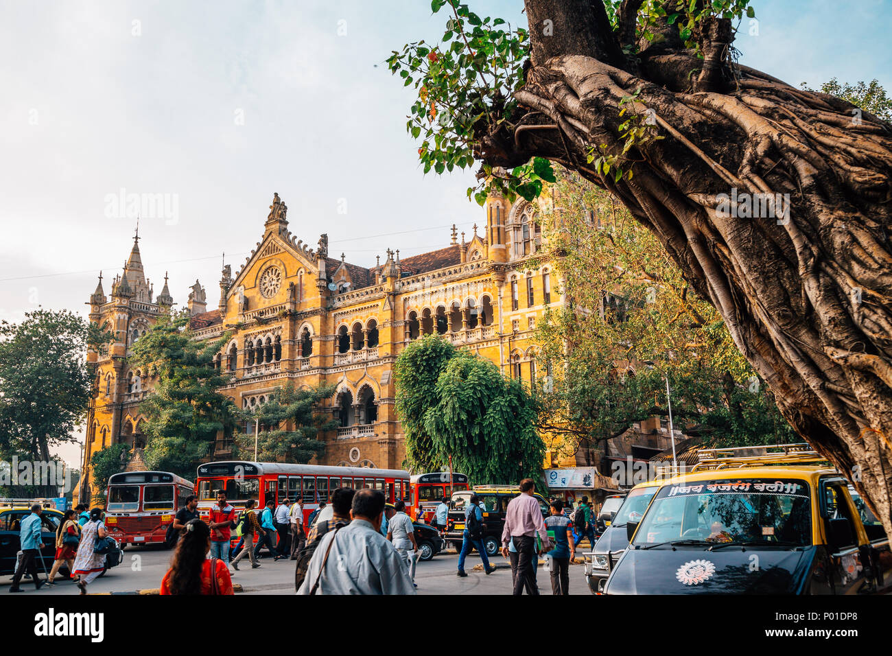 Mumbai, Inde - le 19 décembre 2017 : Maharaj Chhatrapati Shivaji Terminus, la gare ferroviaire Banque D'Images
