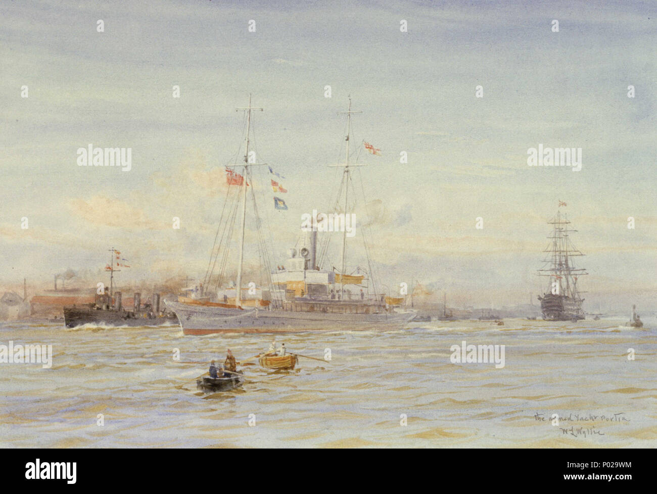 . English : 'Le yacht armé Portia ' inscrit, que le titre, et signée par l'artiste, en bas à droite, cette aquarelle montre l 'Portia' dans son rôle naval de la Première Guerre mondiale comme une patrouille armée à quitter le port de Portsmouth, avec un trois-agrafeuse L-class destroyer sur le même parcours entre elle et camper & Nicholson's yard à Gosport sur la gauche. Le HMS 'victoire' est en vue arrière sur la droite à son amarrage habituel au large de la Cour d'avitaillement Clarence. La "Portia" a été construit par Cammell Laird à Birkenhead en 1906 et a été engagé dans le service de l'Amirauté le 8 octobre 1914. Elle fut renommée "Portia II' en Décembre 1 Banque D'Images