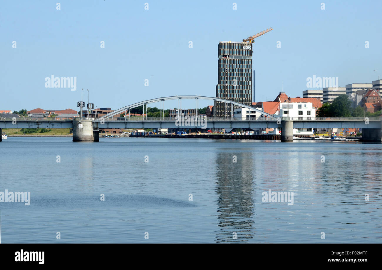 Le nouvel hôtel Alsik domine le paysage dans Snderborg dans le sud du Danemark. Banque D'Images