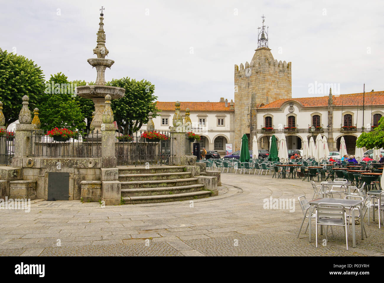 Ancien donjon de Caminha et fontaine Renaissance à Caminha, Portugal Banque D'Images