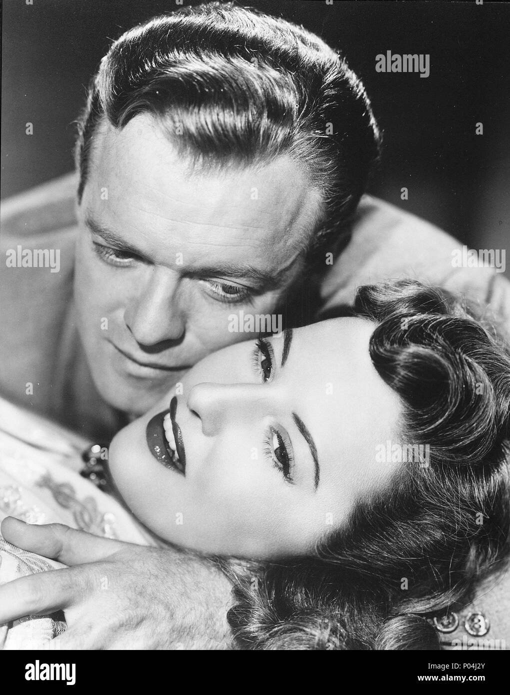 Film Original Titre : L'ÉTRANGE AMOUR DE MARTHA IVERS. Titre en anglais : THE STRANGE LOVE OF MARTHA IVERS. Film Réalisateur : LEWIS MILESTONE. Année : 1946. Stars : VAN HEFLIN ; Barbara Stanwyck. Credit : PARAMOUNT PICTURES / Album Banque D'Images