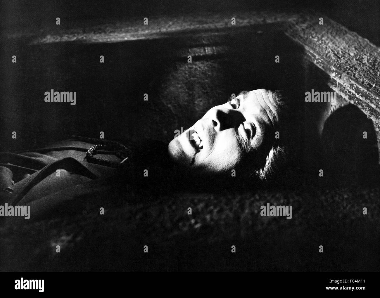 Titre original : Dracula. Titre en anglais : Dracula. Directeur de film : Terence FISHER. Année : 1958. Stars : DRACULA, Christopher Lee. Credit : HAMMER FILM PRODUCTIONS / Album Banque D'Images