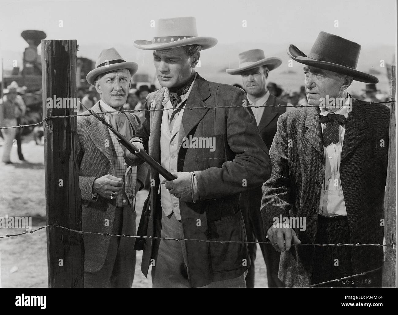 Titre original : Duel au soleil. Titre en anglais : Duel au soleil. KING VIDOR, Réalisateur :. Année : 1946. Stars : HARRY CAREY ; Joseph Cotten ; Otto Kruger. Credit : SELZNICK/RKO / Album Banque D'Images