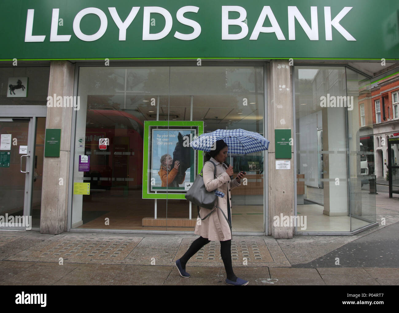 Une succursale de la banque Lloyds sur Oxford Street, au centre de Londres. Banque D'Images