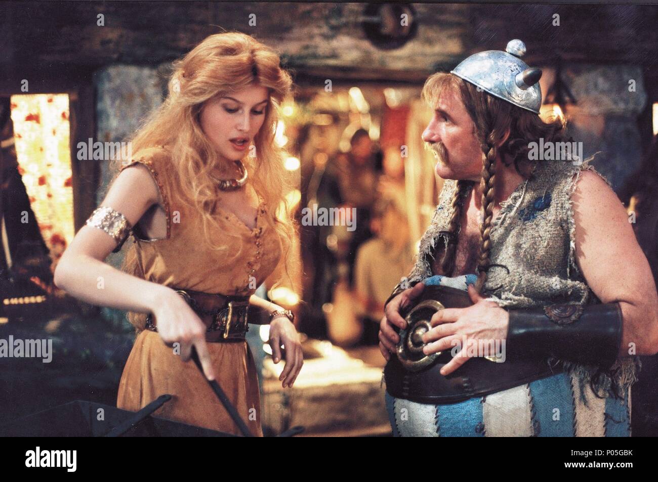 Laetitia Casta Asterix Et Obelix Contre Cesar Titre original : Astérix et Obélix contre César. Titre en anglais : Astérix  et Obélix contre. César. Directeur de film : Claude Zidi. Année : 1999.  Stars : Gerard Depardieu, Laetitia Casta.