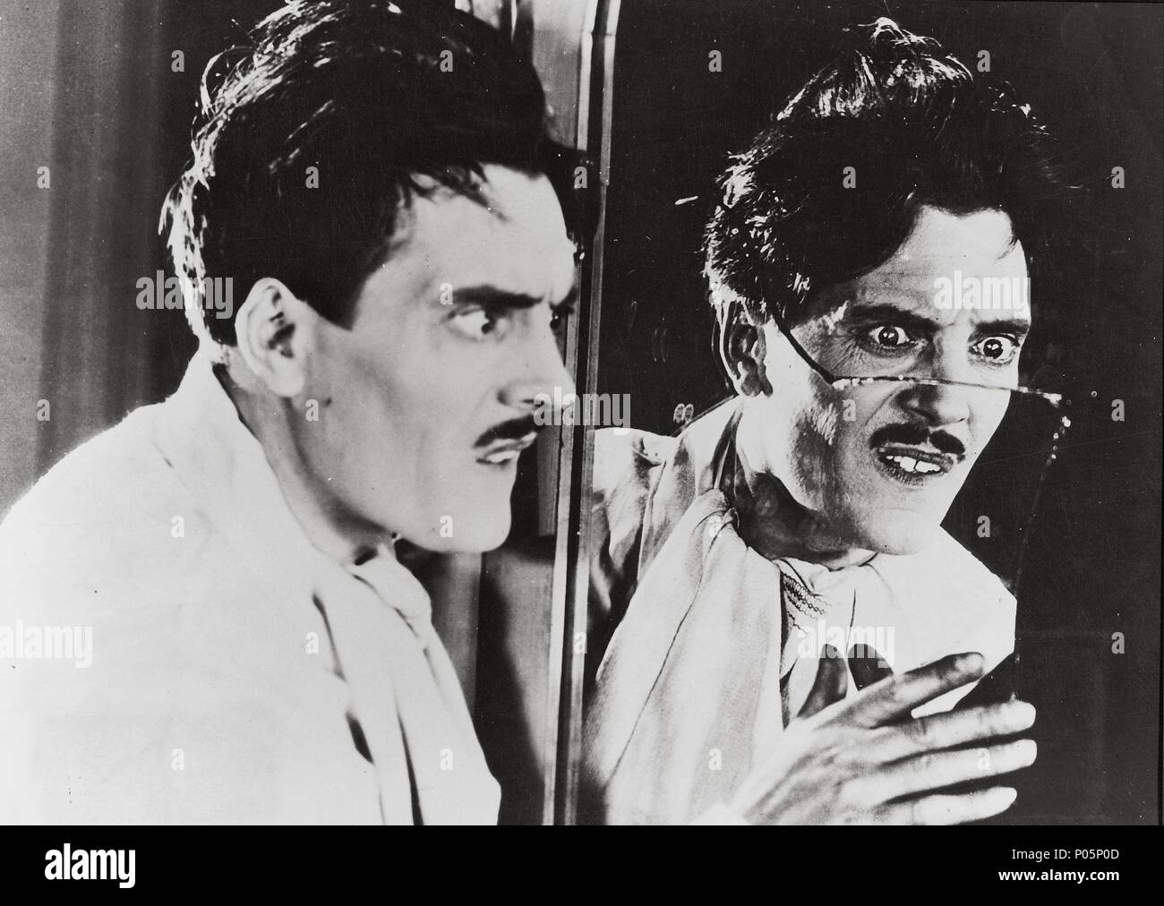 Titre original : sept ans la mauvaise chance. Titre en anglais : sept ans la mauvaise chance. Directeur du film : MAX LINDER. Année : 1921. Stars : MAX LINDER. Credit : ROBERTSON-COLE DISTRIBUTION / Album Banque D'Images