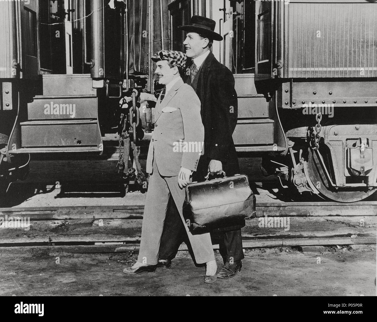 Titre original : sept ans la mauvaise chance. Titre en anglais : sept ans la mauvaise chance. Directeur du film : MAX LINDER. Année : 1921. Stars : MAX LINDER. Credit : ROBERTSON-COLE DISTRIBUTION / Album Banque D'Images