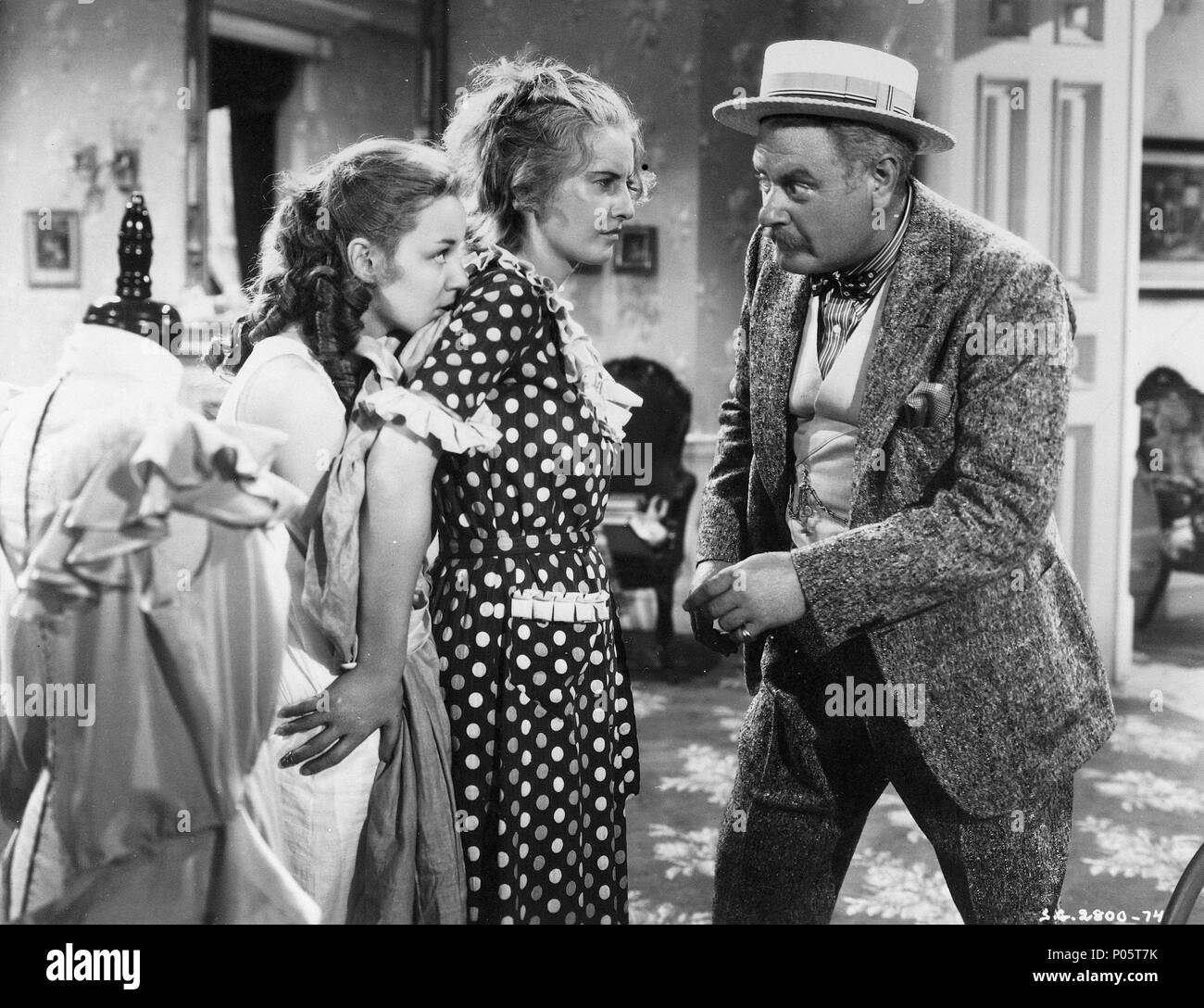 Titre original : STELLA DALLAS. Titre en anglais : STELLA DALLAS. KING VIDOR, Réalisateur :. Année : 1937. Stars : ALAN HALE ; Anne Shirley ; Barbara Stanwyck. Credit : United Artists / Album Banque D'Images