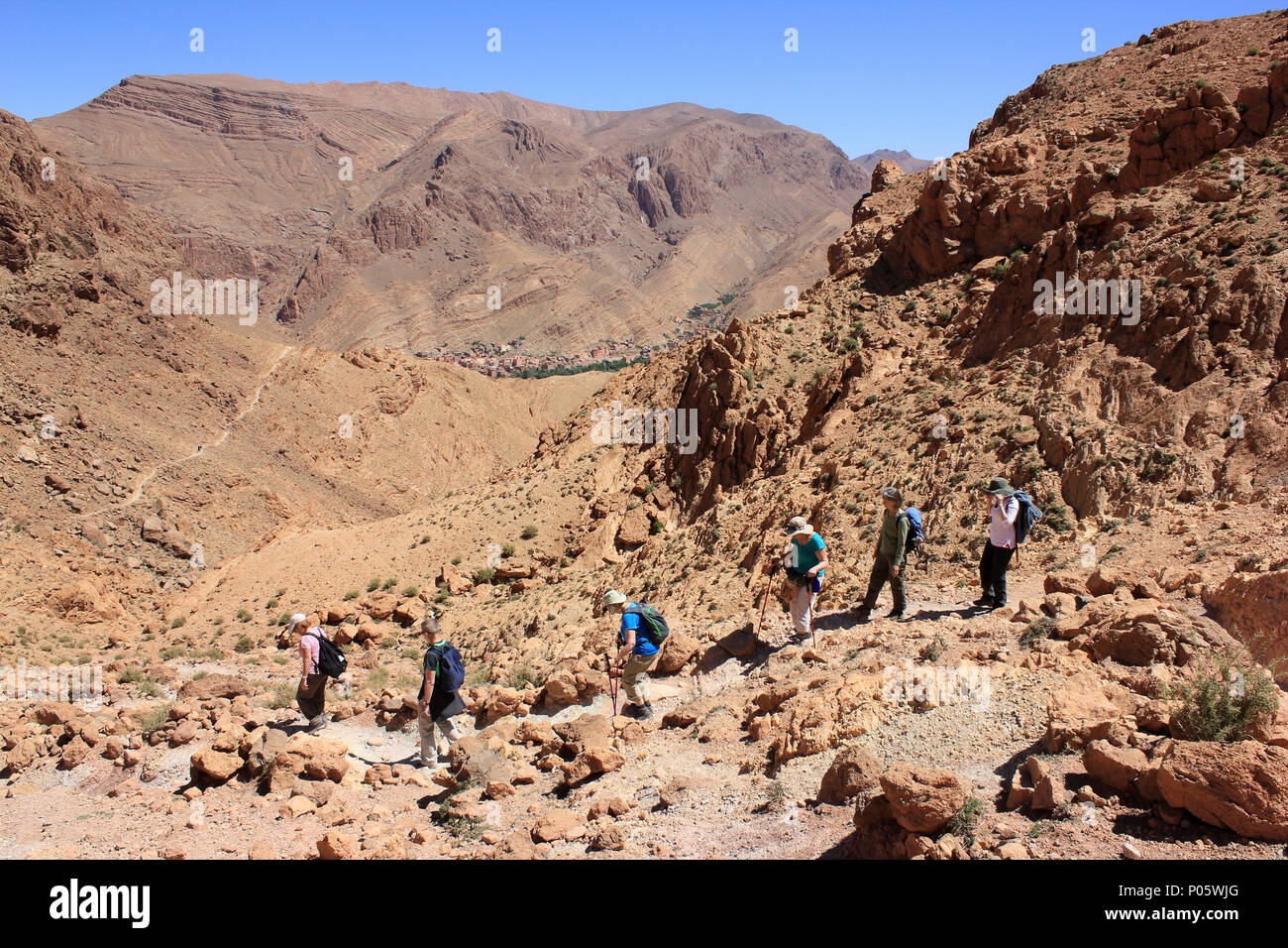 Trekking dans les montagnes de l'Atlas Banque D'Images