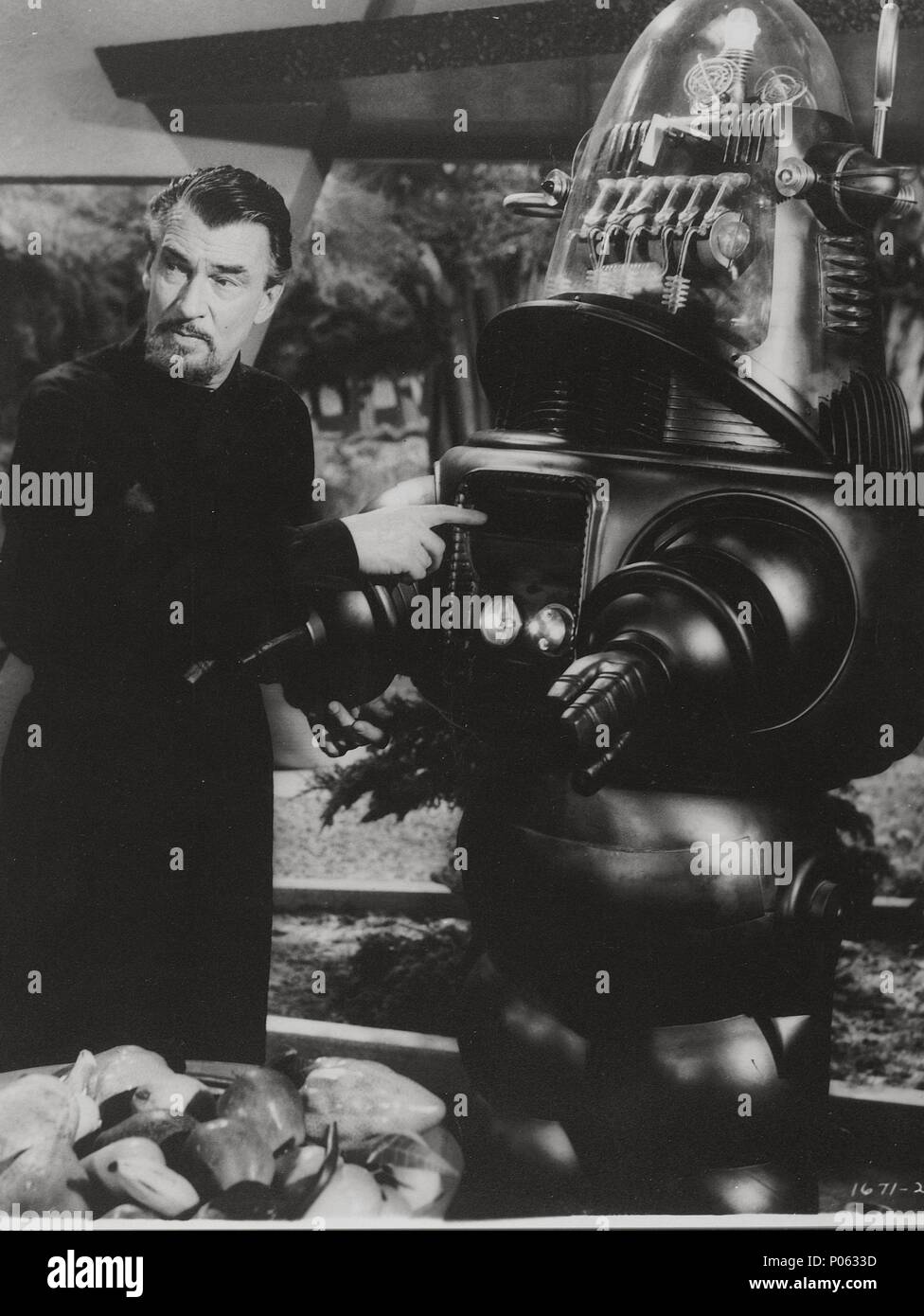 Film Original Titre : Planète interdite. Titre en anglais : Planète interdite. Film Réalisateur : FRED M. WILCOX. Année : 1956. Credit : M.G.M / Album Banque D'Images