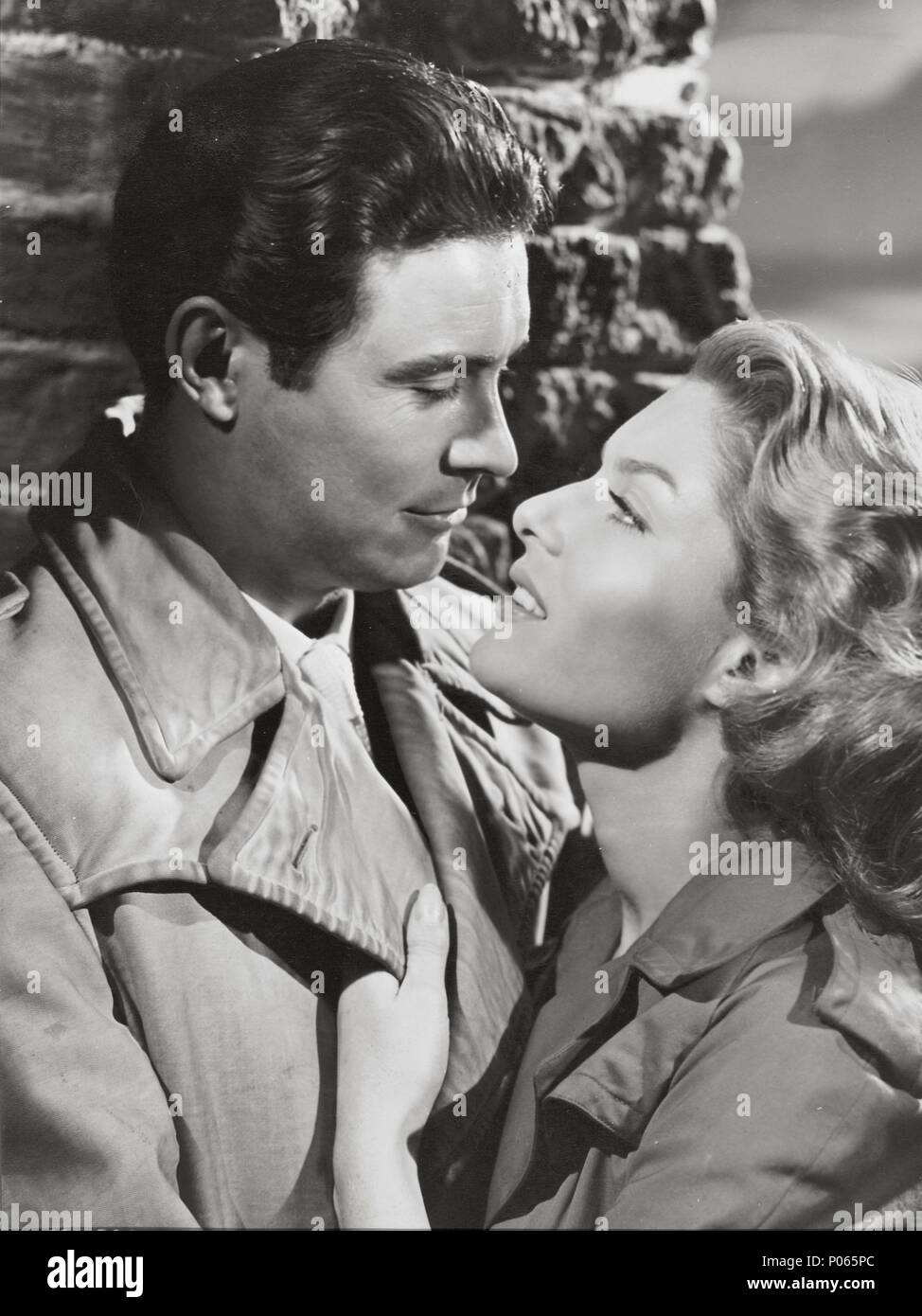 Titre original : THE SECRET PLACE. Titre en anglais : LE LIEU SECRET. Directeur de film : CLIVE DONNER. Année : 1957. Credit : RANG / Album Banque D'Images