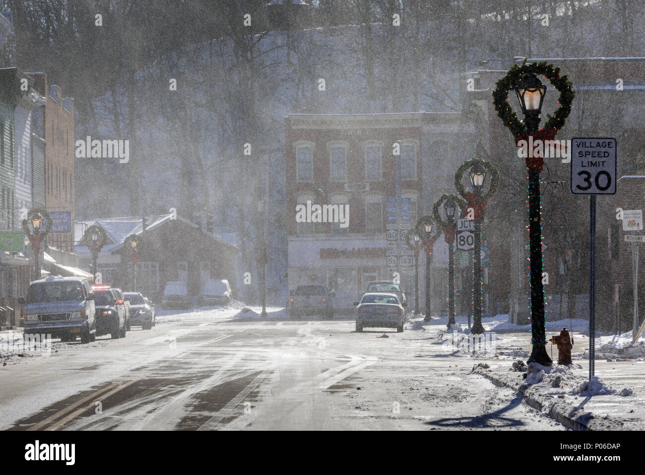 Les vents d'hiver à travers le village de whip Fort Plain, à l'état de New York. Banque D'Images