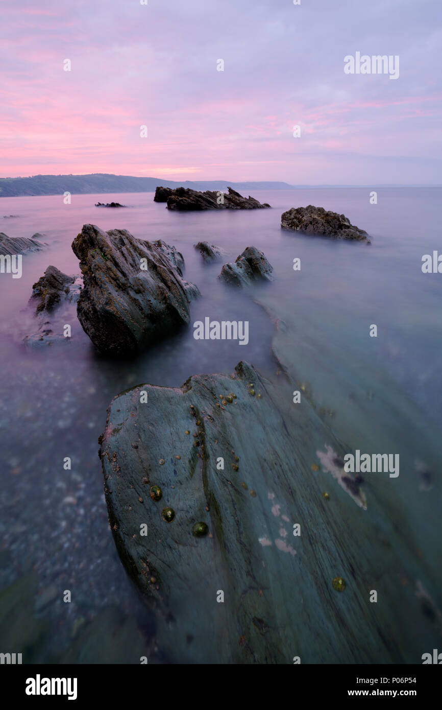 Lever de soleil sur l'Hannafore dans West Looe Cornwall Banque D'Images