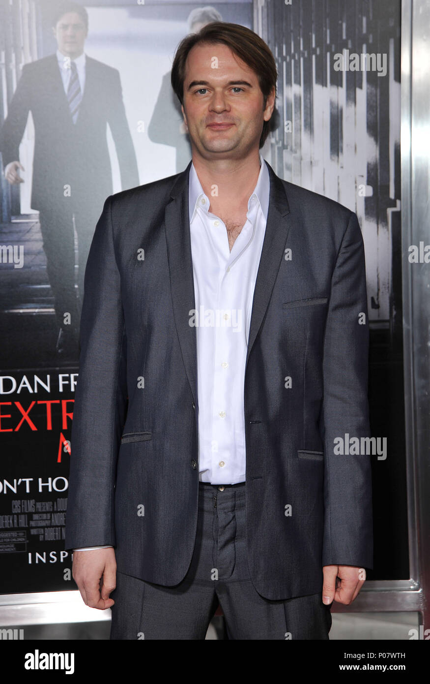 Tom Vaughan  75 - Mesures extraordinaires Premiere au Chinese Theatre de Los Angeles.Tom Vaughan  75 Red Carpet Event, Vertical, USA, Cinéma, Célébrités, photographie, Bestof, Arts, Culture et divertissement, Célébrités Topix fashion / Vertical, Best of, événement dans la vie d'Hollywood, Californie - Tapis rouge et en backstage, USA, Cinéma, Célébrités, cinéma, télévision, Célébrités célébrités musique, photographie, Arts et culture, Bestof, divertissement, Topix, vertical, une seule personne, à partir de l'année 2010, enquête tsuni@Gamma-USA.com - trois quarts Banque D'Images