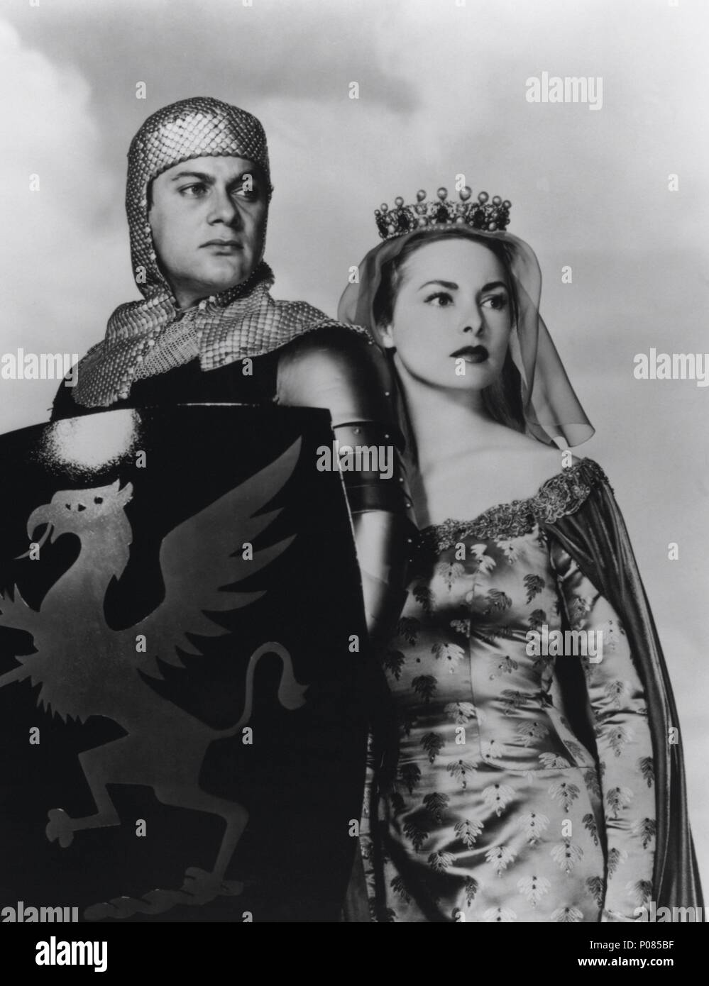 Titre du film original : THE BLACK SHIELD OF FALWORTH. Titre en anglais : THE BLACK SHIELD OF FALWORTH. Directeur de film : RUDOLPH MATE. Année : 1954. Stars : Tony Curtis, JANET LEIGH. Credit : UNIVERSAL PICTURES / Album Banque D'Images