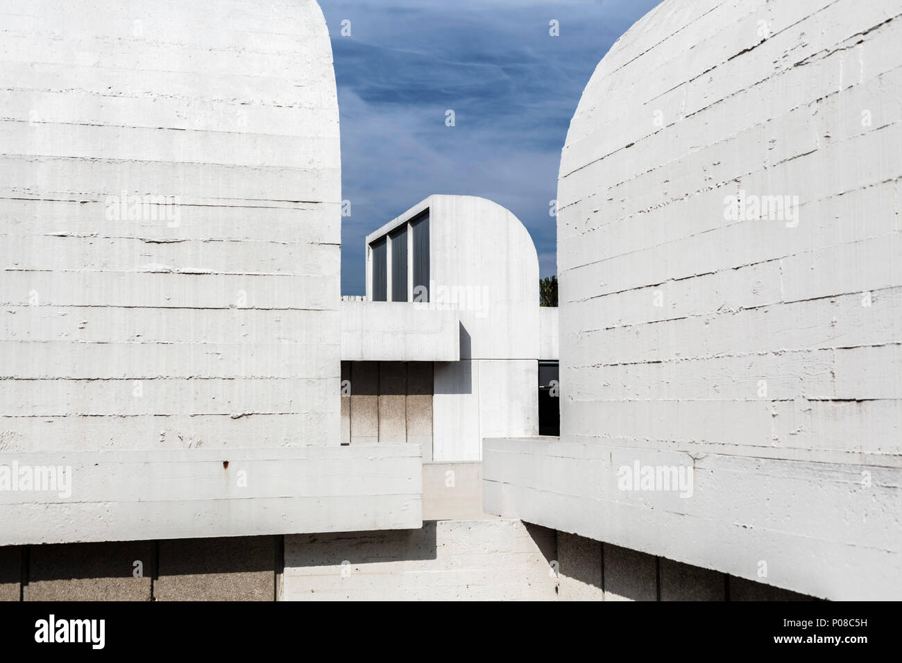 La Fondation Joan Miro, Miro Fundacio, extérieur bâtiment conçu par Josep Lluis Sert dans le parc de Montjuic de Barcelone. Banque D'Images